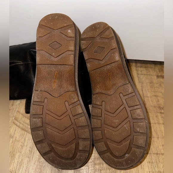 Boots - Picture 3 of 4